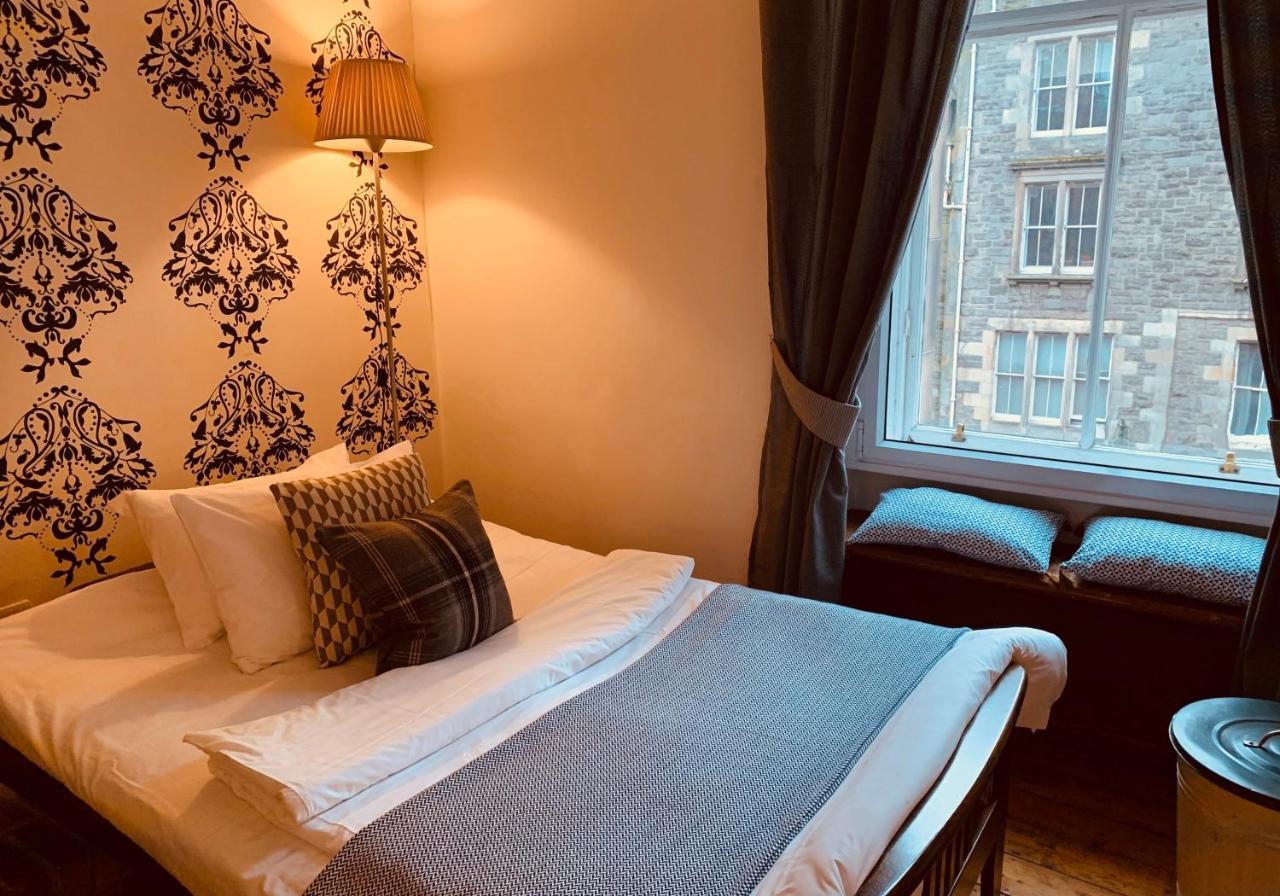 The Royal Mile Residence By Reserve Apartments Edinburgh Bagian luar foto